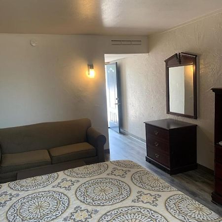 Stepping Inn Scott City Экстерьер фото